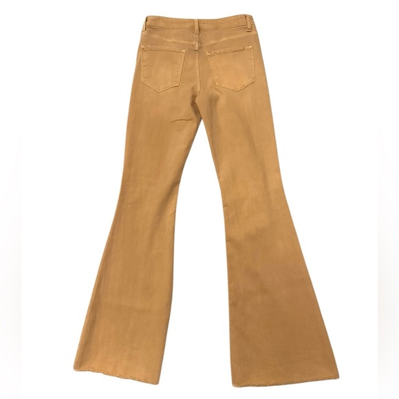 Vervet size 28 light mustard flare jeans in like-new condition 34 inseam - Picture 4 of 5